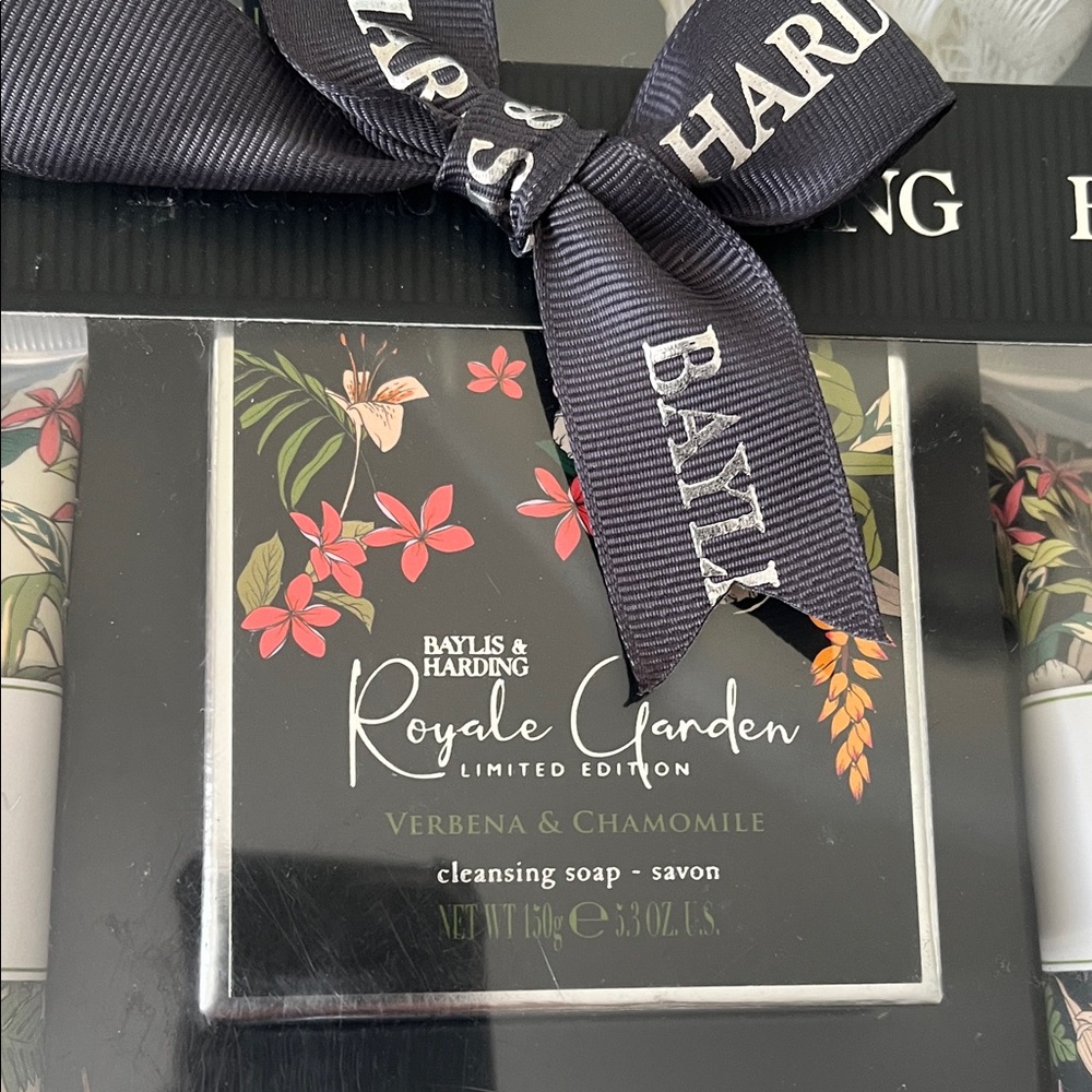 Baylis & Harding Body Care Set - Picture 5 of 9